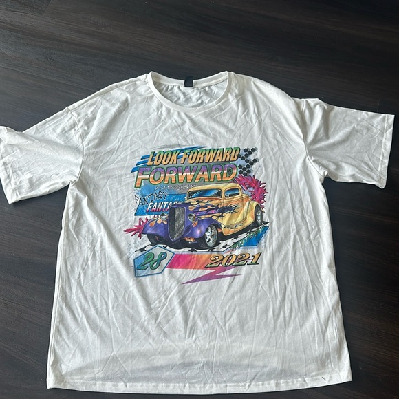 SHEIN Tops - SHEIN Graphic Tshirt Size M